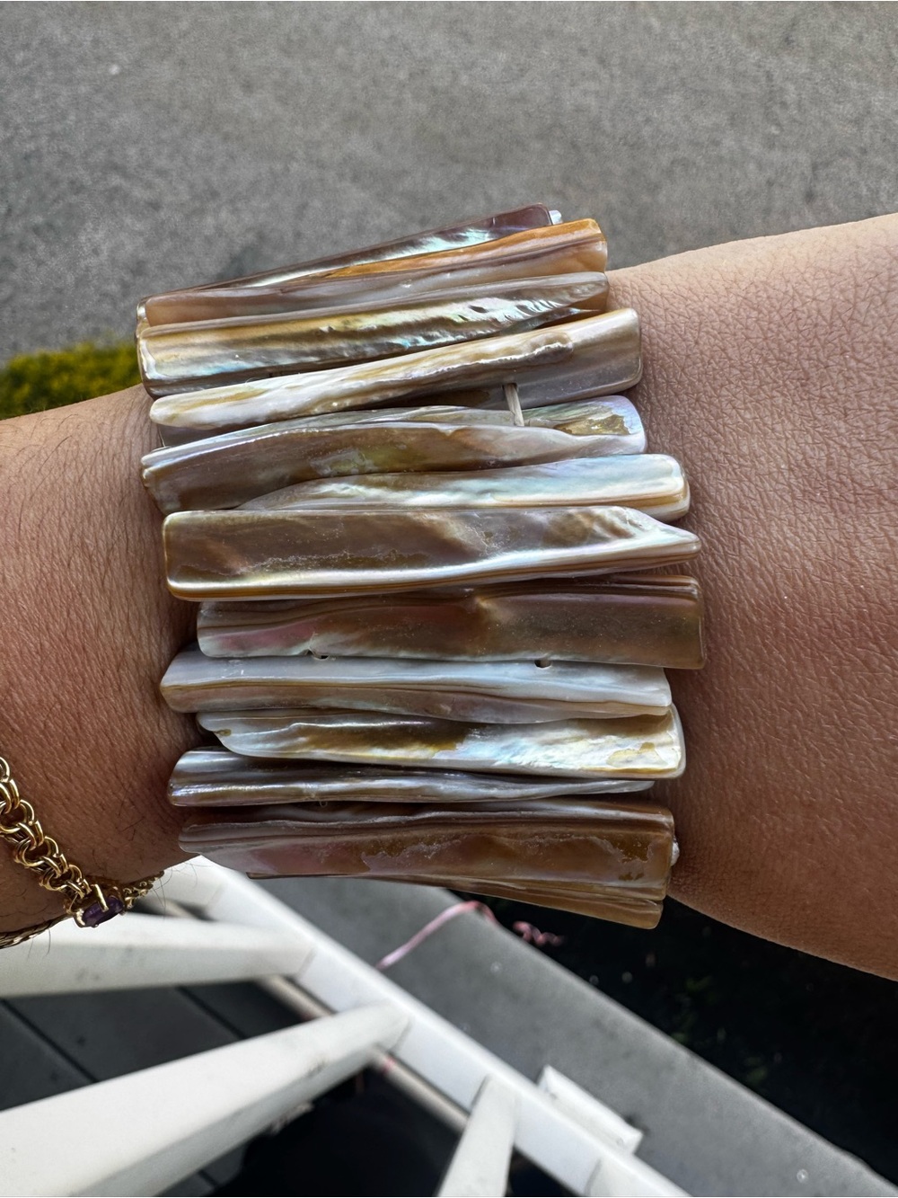 Iridescent Mother-of-Pearl Stretch Bracelet